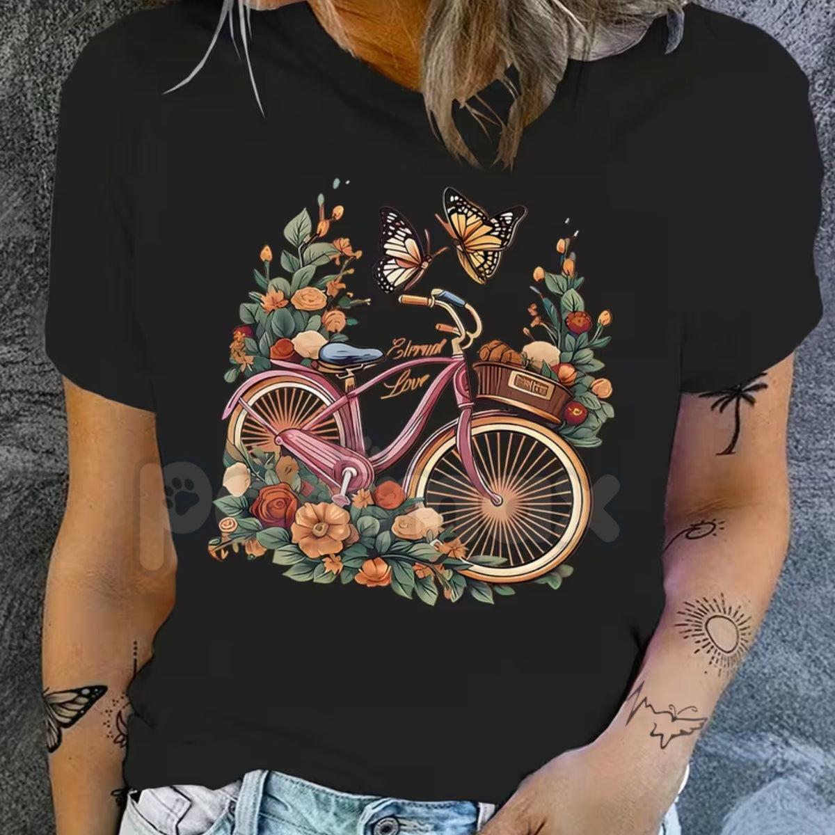 Korean Style Oversized T-Shirt for Men & Women - Minimalist K-Fashion Graphic Tee, Streetwear Aesthetic Unisex Shirt, Seoul Inspired Casual Apparel
