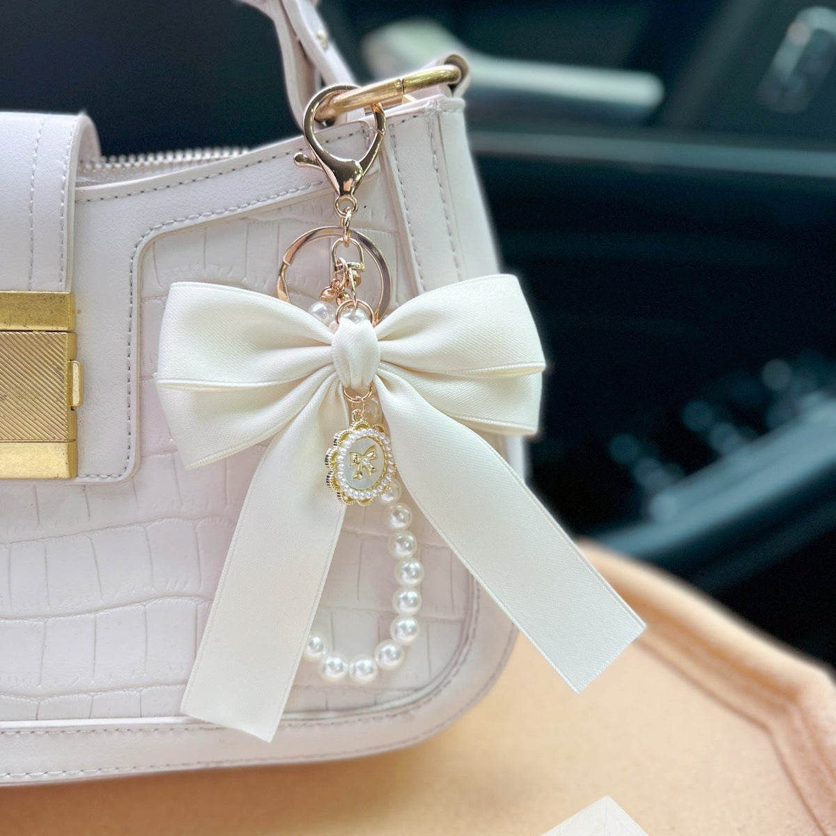 Bow Pearl Metal Keychains Decoration