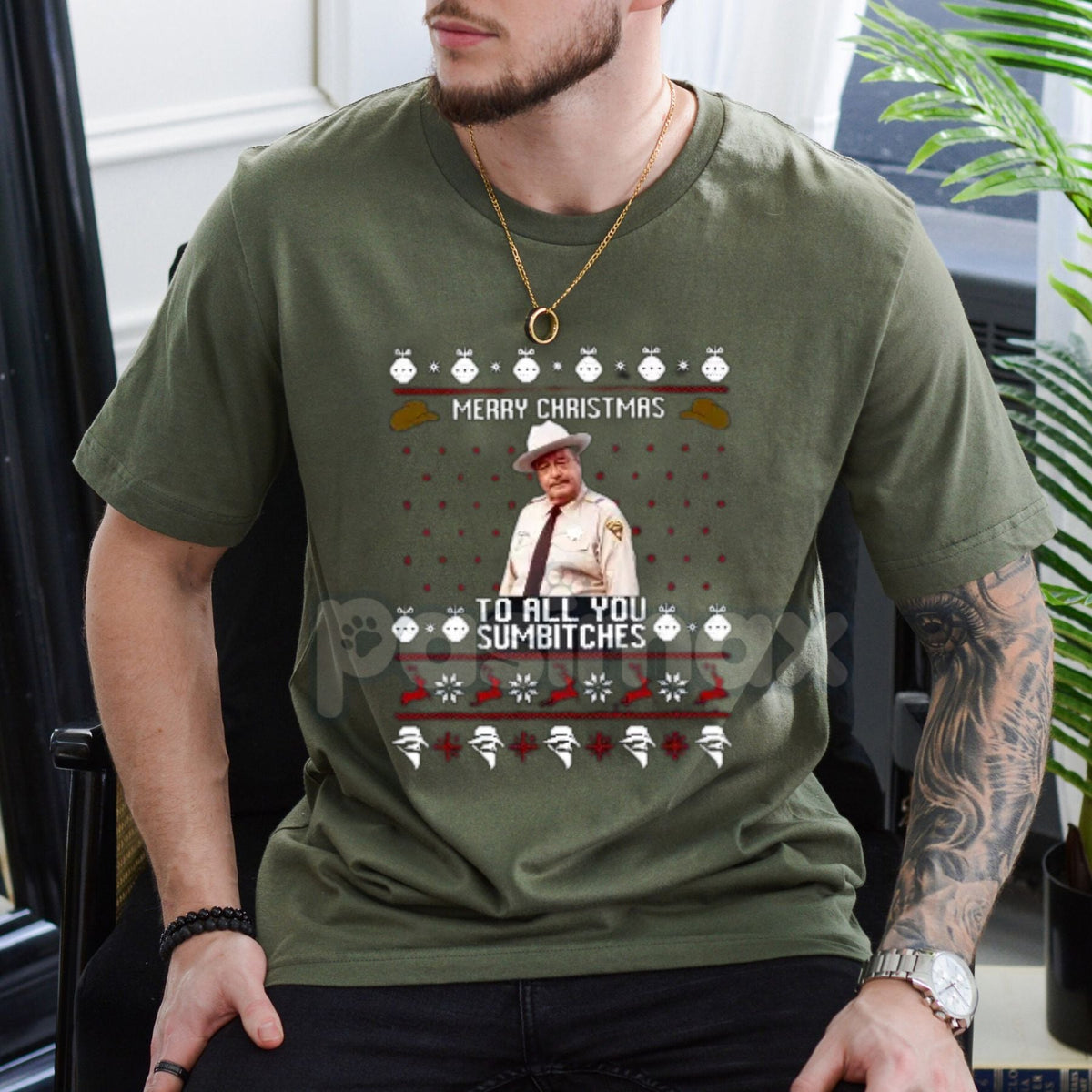 Classic "Merry Christmas" T-Shirt - Festive Holiday Graphic Tee, Unisex Xmas Apparel, Cozy Winter Shirt