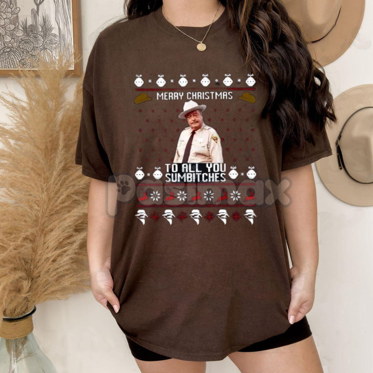 Classic "Merry Christmas" T-Shirt - Festive Holiday Graphic Tee, Unisex Xmas Apparel, Cozy Winter Shirt
