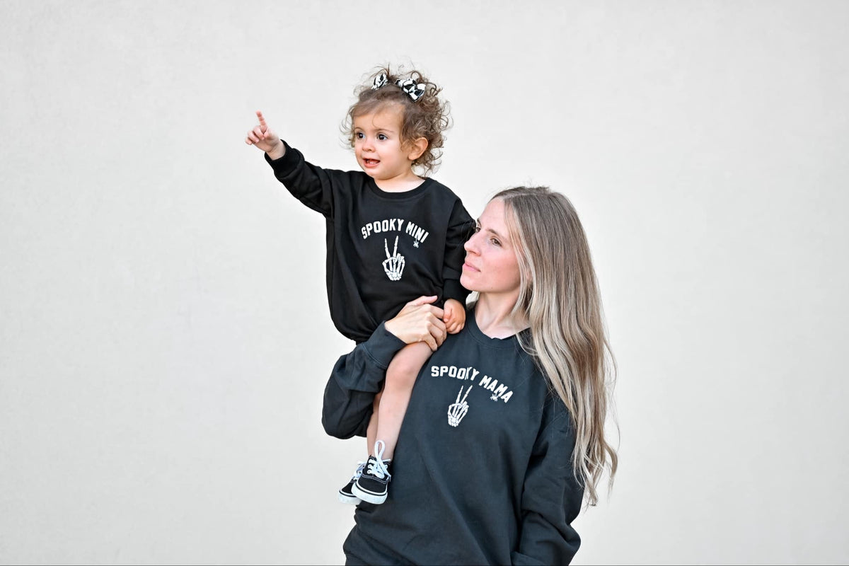 Womens 'Spooky Mama' Comfort Colors Crewneck Sweatshirt