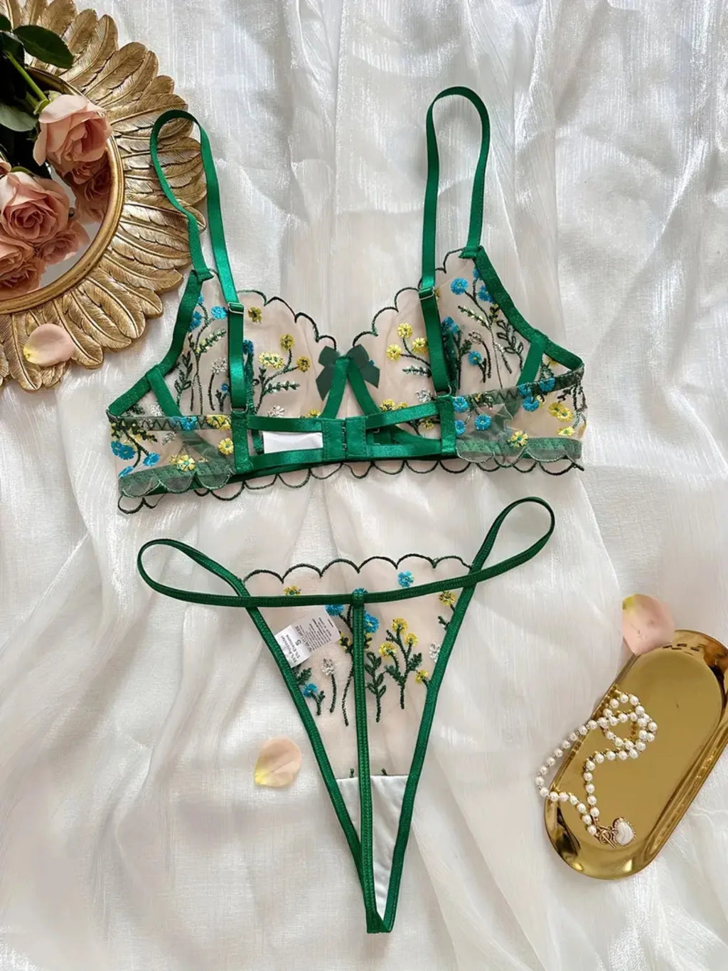 2-piece sexy lingerie set for women: red and green temptation, thong. Green lingerie set, very pleasant