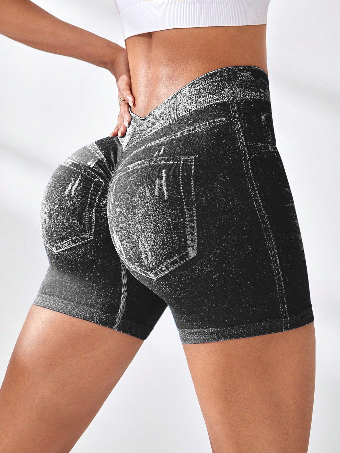 Seamless Denim-Look Yoga Shorts – Back V-Waist Hip-Lifting