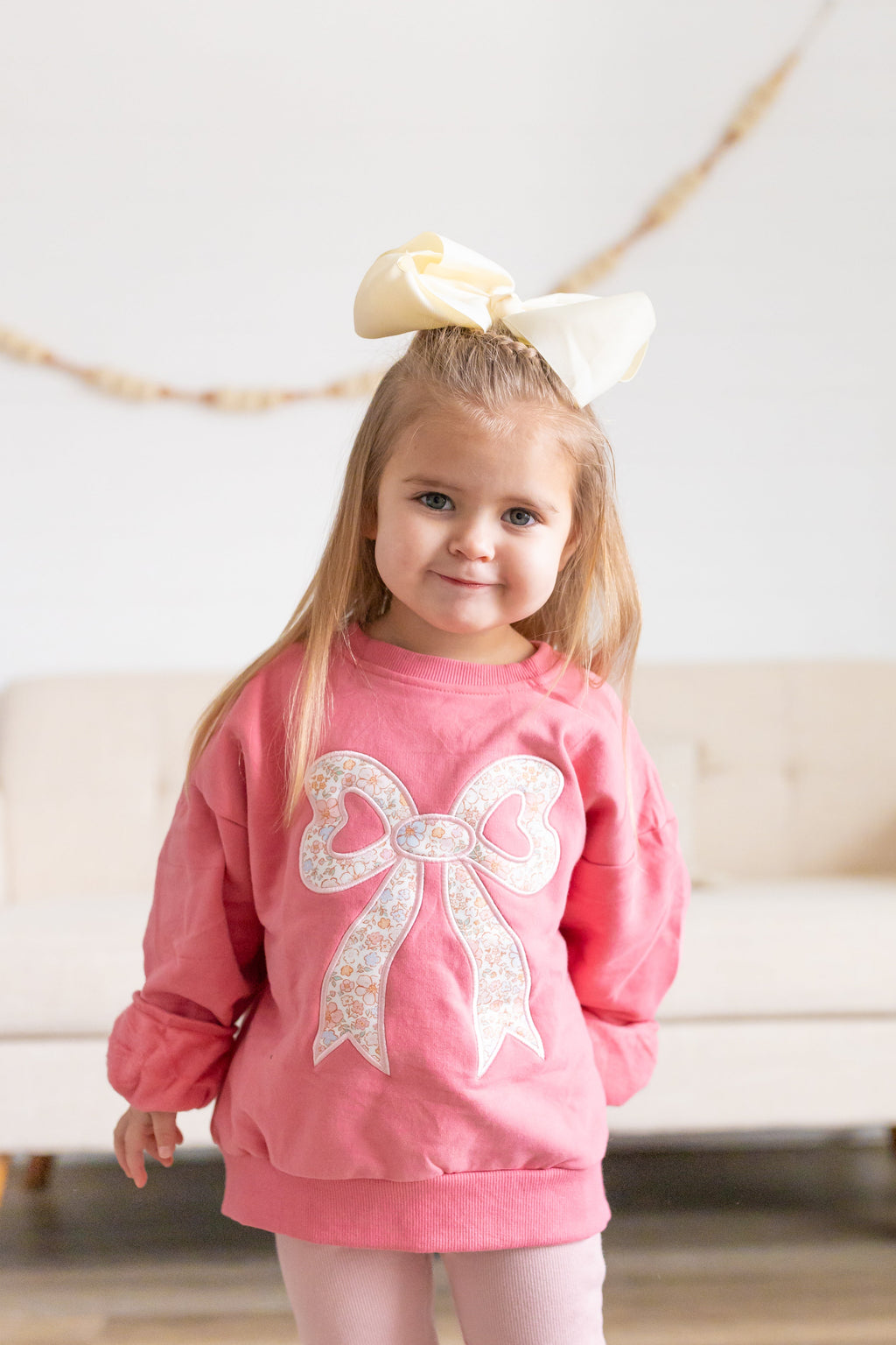 Applique Floral Bow Crewneck Sweatshirt