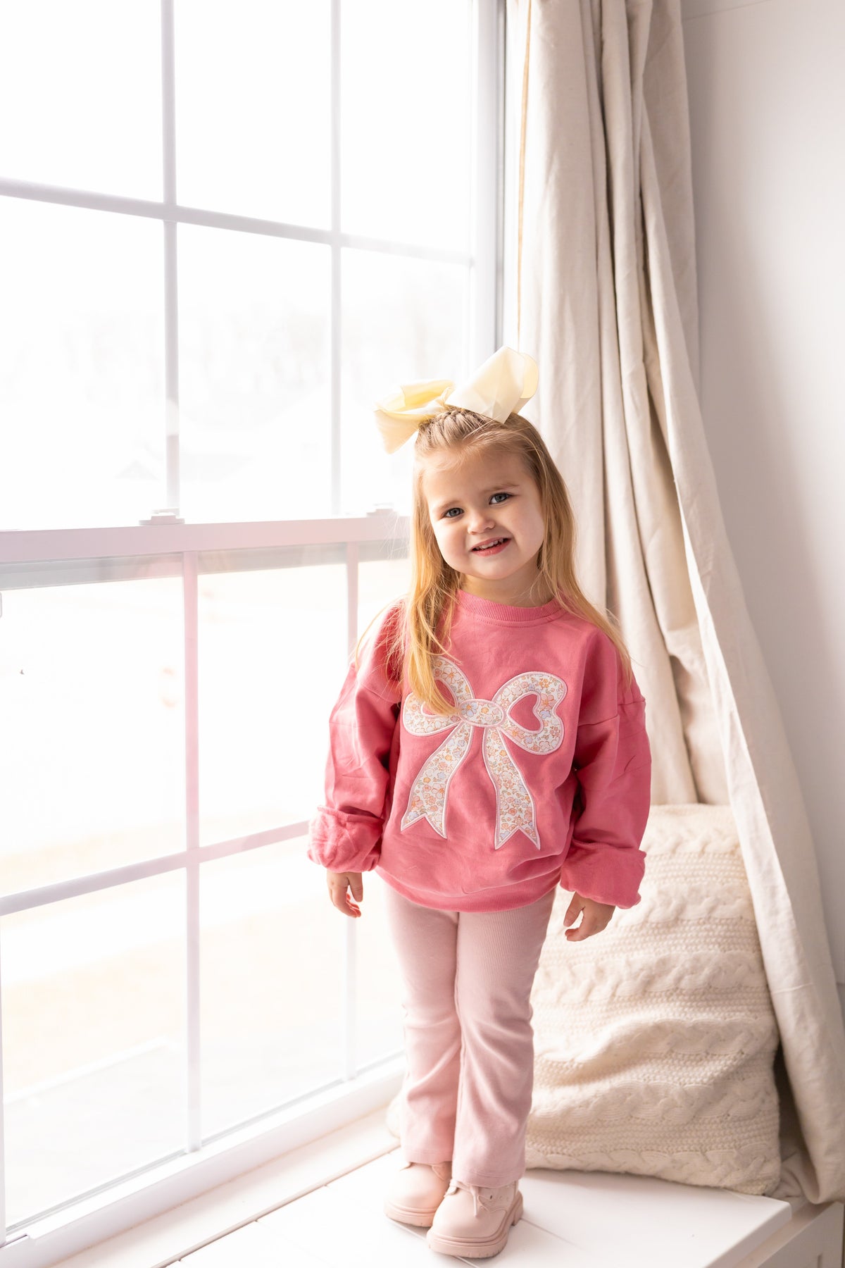 Applique Floral Bow Crewneck Sweatshirt