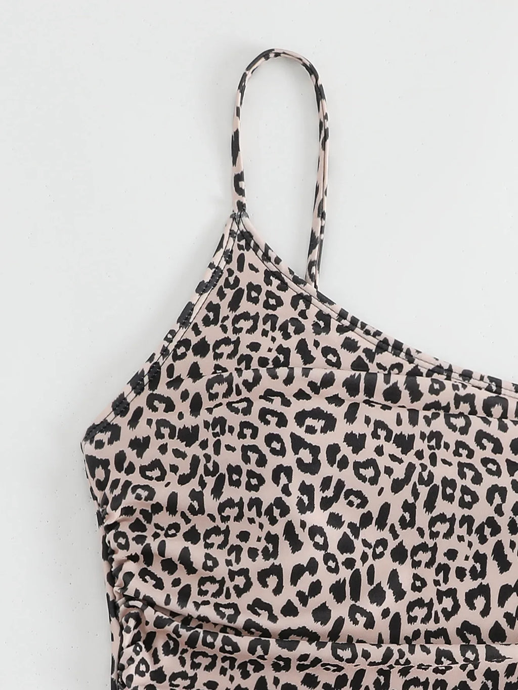 Sexy One Shoulder Swimsuit 2024 New Black Leopard Print Pleate Tummy Control One Piece Swimwear Beach Bathing Suit Monokini