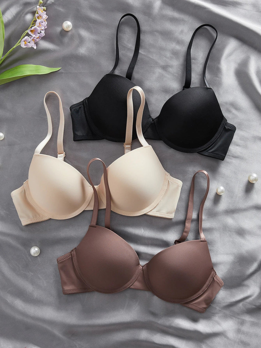 3-Pack of Fashionable Women's Underwear Set Everyday Simple Basic Underwire Bras Supportive and Comfortable Unpadded Women's Bra