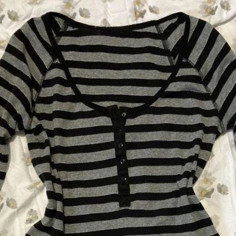 Y2K Striped T-shirt Vintage Punk V Neck Half Open Buckle Long Sleeve Top Gothic Subculture Punk Casual Slim Fit Versatile Tops