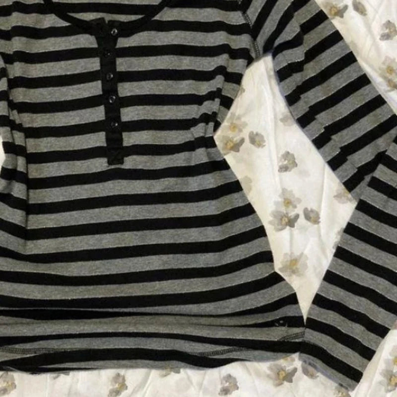 Y2K Striped T-shirt Vintage Punk V Neck Half Open Buckle Long Sleeve Top Gothic Subculture Punk Casual Slim Fit Versatile Tops
