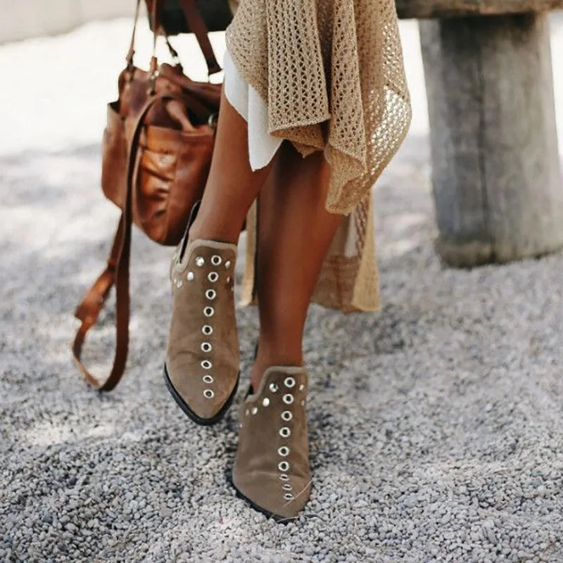 Women's Ankle Boots Autumn New Versatile Pointed Rivet Personalized Short Boots for Women Plus Size43