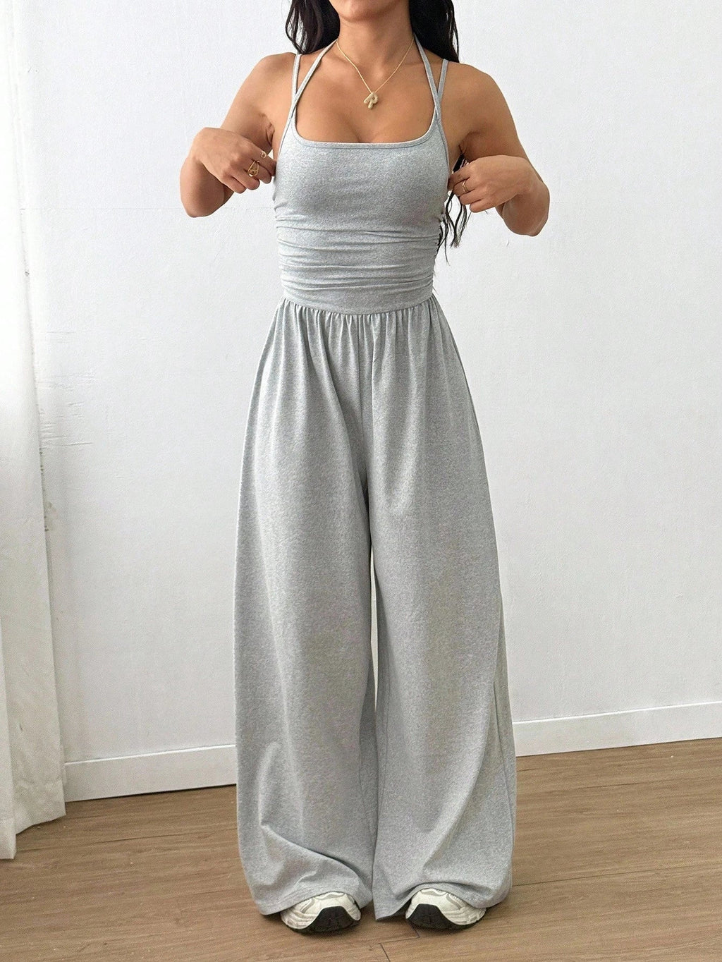 Women's Casual Solid Color Pleating Loose Straight Jumpsuit A-line Backless Halter Neck Slim Cami Jumpsuit Streetwear 2025