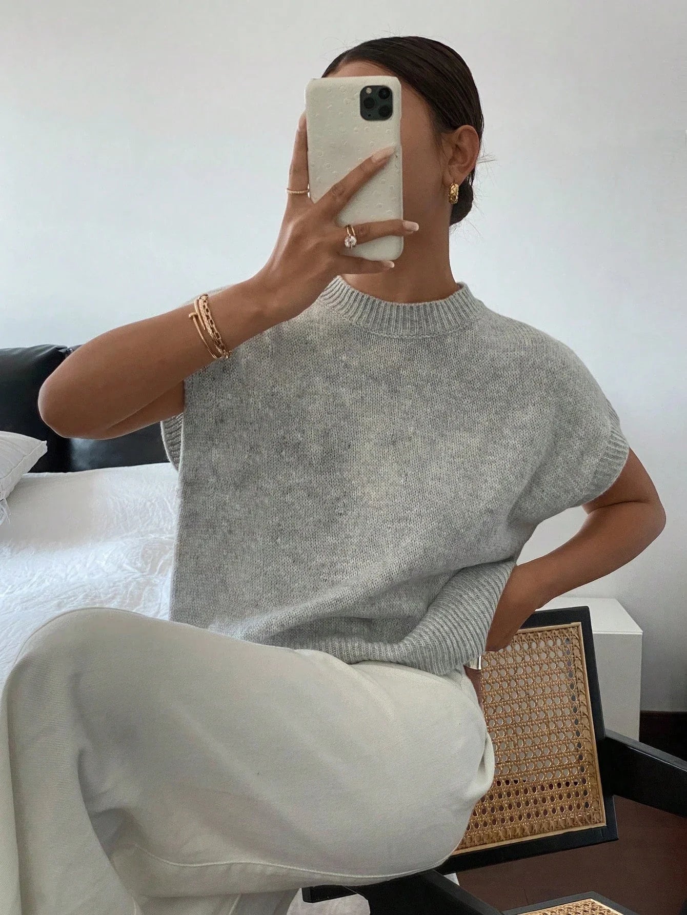 Women's Elegant Short Sleeve Knit Sweater Casual O-Neck Straight Dropped Shoulders Comfort Sweater Vest Spring/Fall