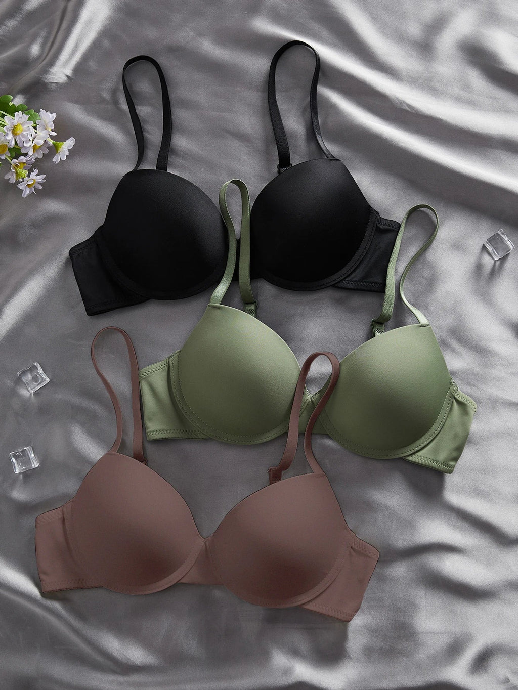 3-Pack of Fashionable Women's Underwear Set Everyday Simple Basic Underwire Bras Supportive and Comfortable Unpadded Women's Bra