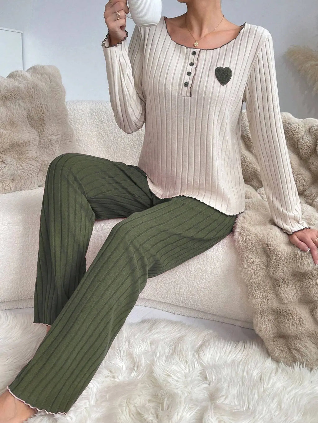 Women Autumn Winter Sleepwear Casual Long Sleeve Heart Printd Tops and Long Trousers Pajamas Set Homewear Loungewear