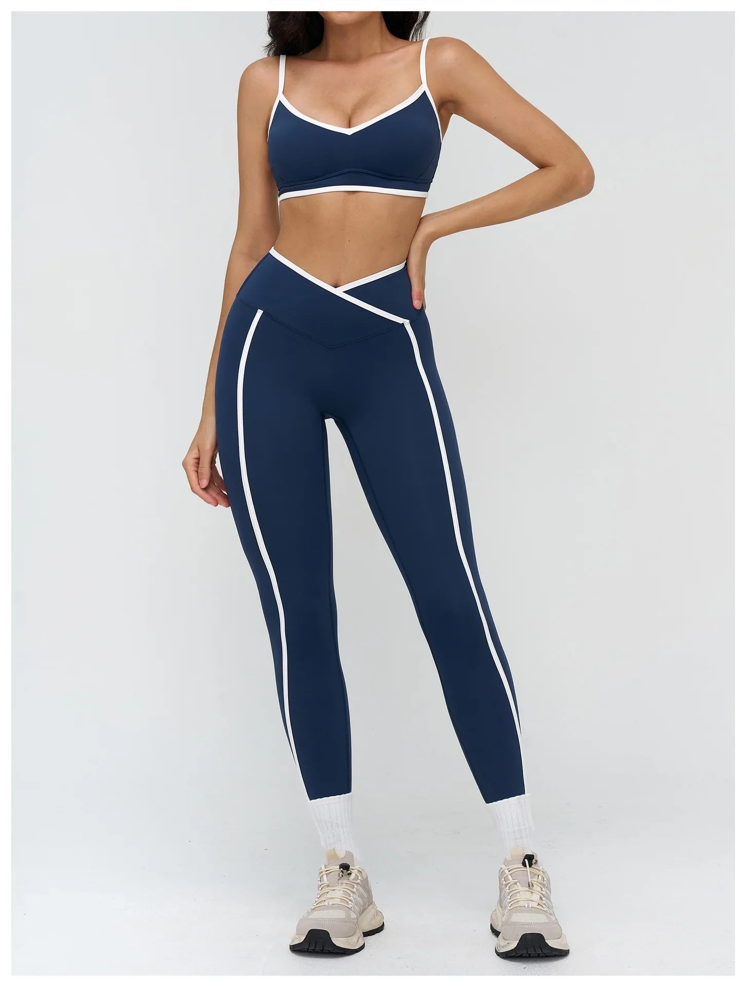 Women Bra Shockproof Gym Top Women Underwear Thin Strap Halter Sports Bras Scrunch Push-up Workout Yoga Tank Tops Women's Clothe