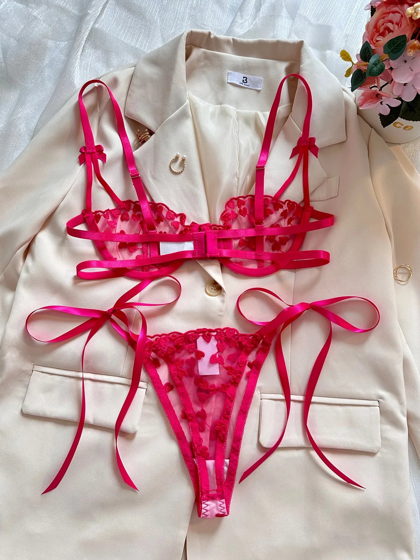 French Lace Heart Bra Set Girls Sexy Women Bralette Adjustable Transparent Embroidery Underwear Thong Bras Lingerie Panties Sets