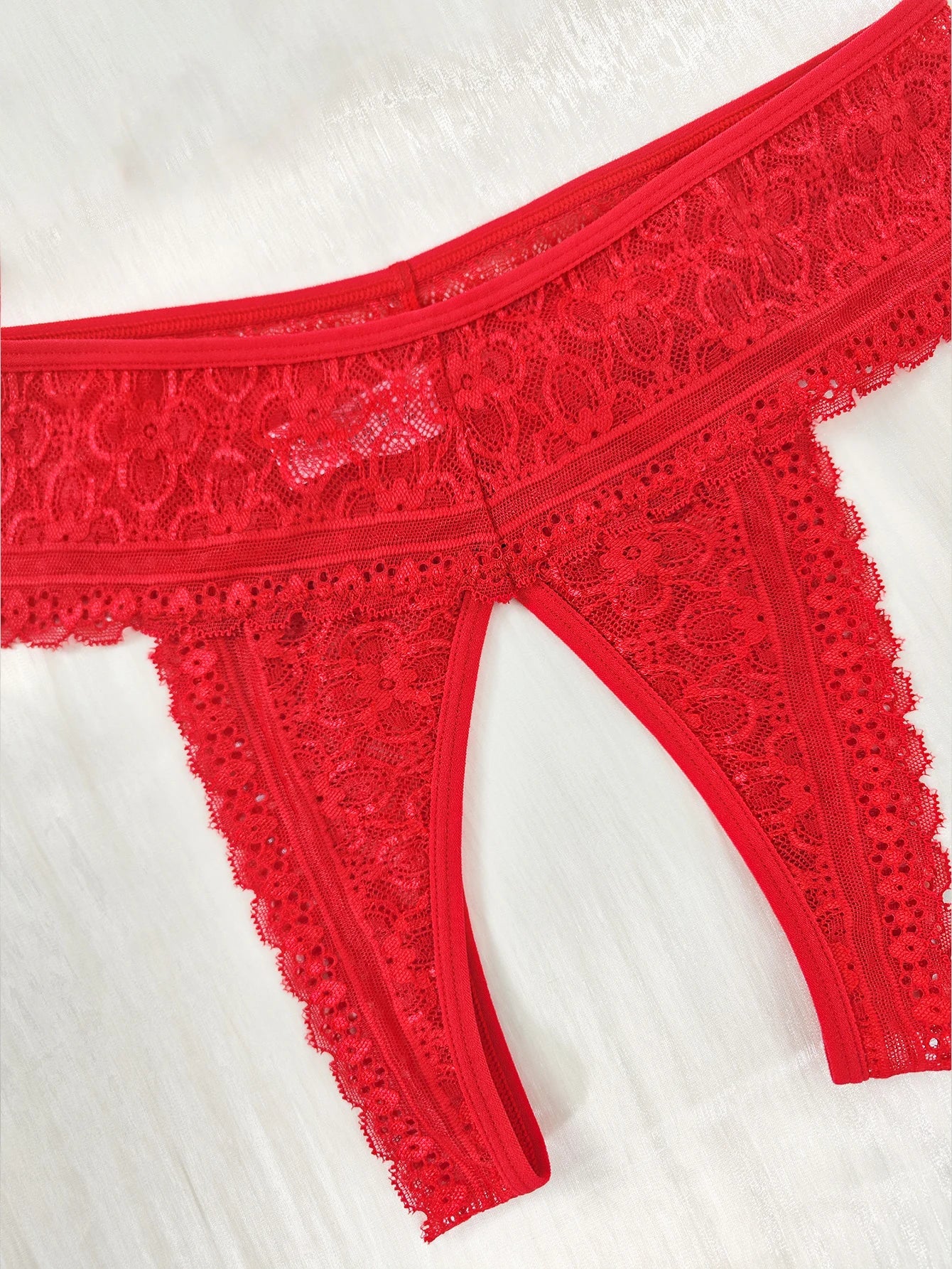 1pcs Women's Sexy Red Lace Open Crotch Thong Panties Floral Lace See Through Low Rise Intimate Lingerie for Ladies Nightwear