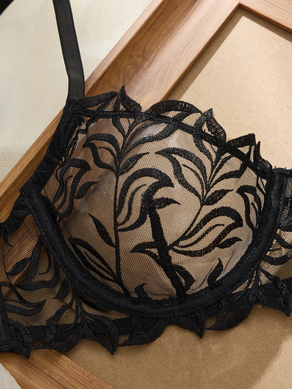 French Sexy Lingerie Set - Embroidered Sheer Bra And G-string for Large Breasts Anti-sagging Breathable Underwear for Women