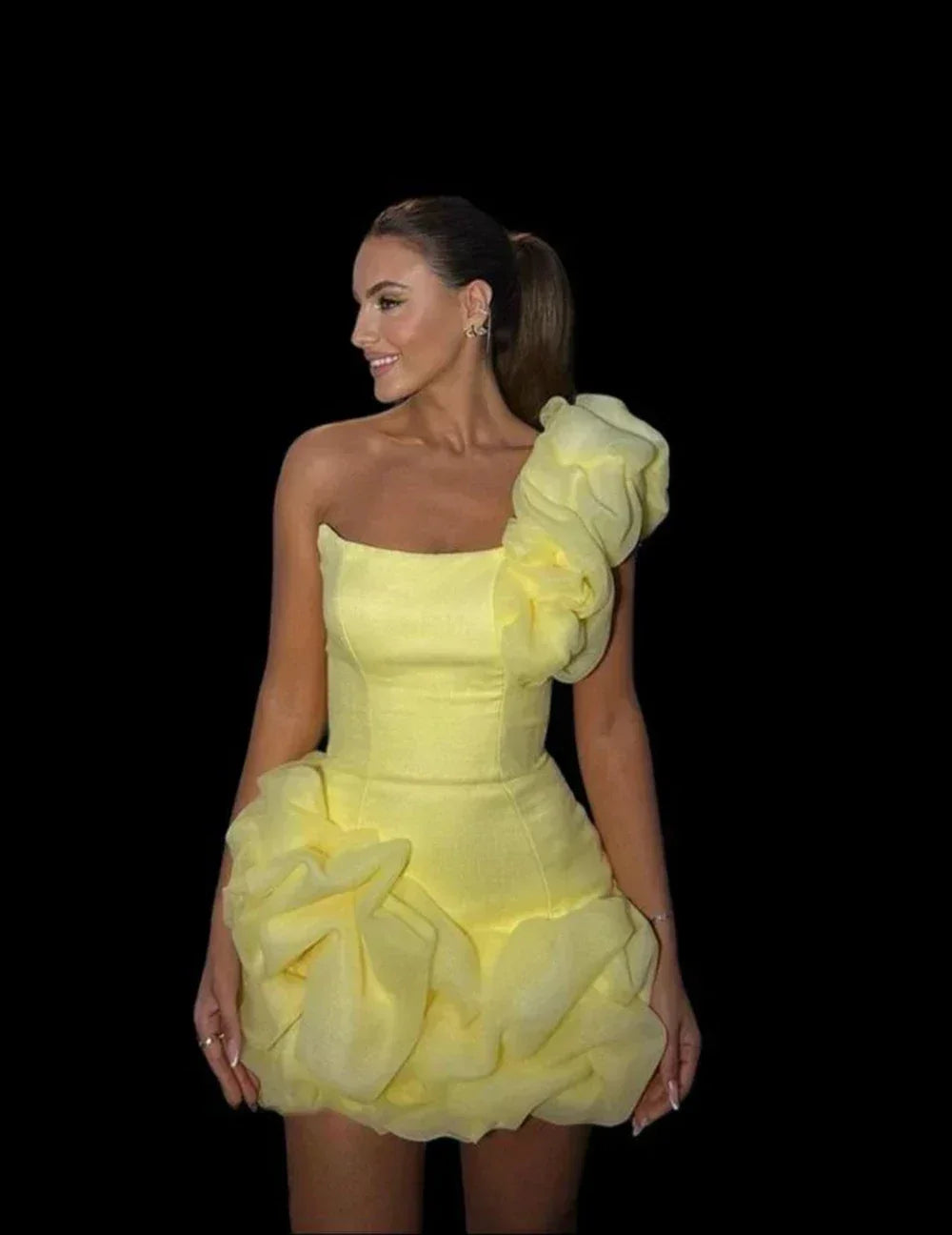 New fashion and sexy solid color wrapped chest dress, women's temperament decorative pleated ruffled edge party dress
