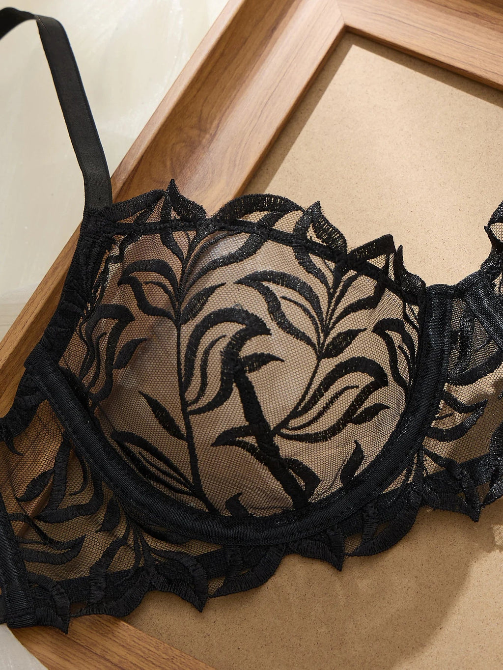 French Sexy Lingerie Set - Embroidered Sheer Bra And G-string for Large Breasts Anti-sagging Breathable Underwear for Women