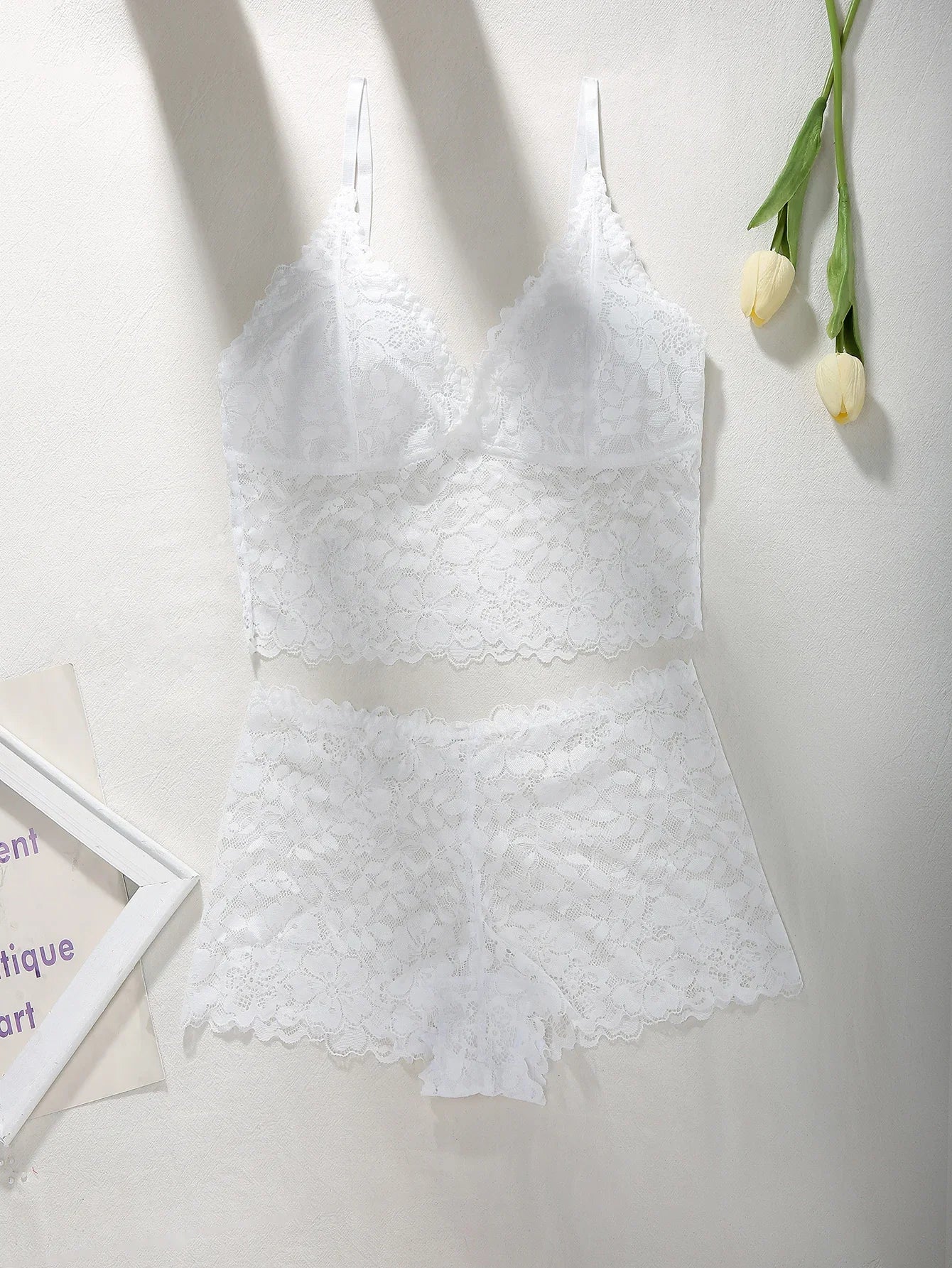 Hot sexy lingerie set Women's Wireless camisole sexy Bras Elegant floral lace sheer bra Cutout lace breathable Women's Panties
