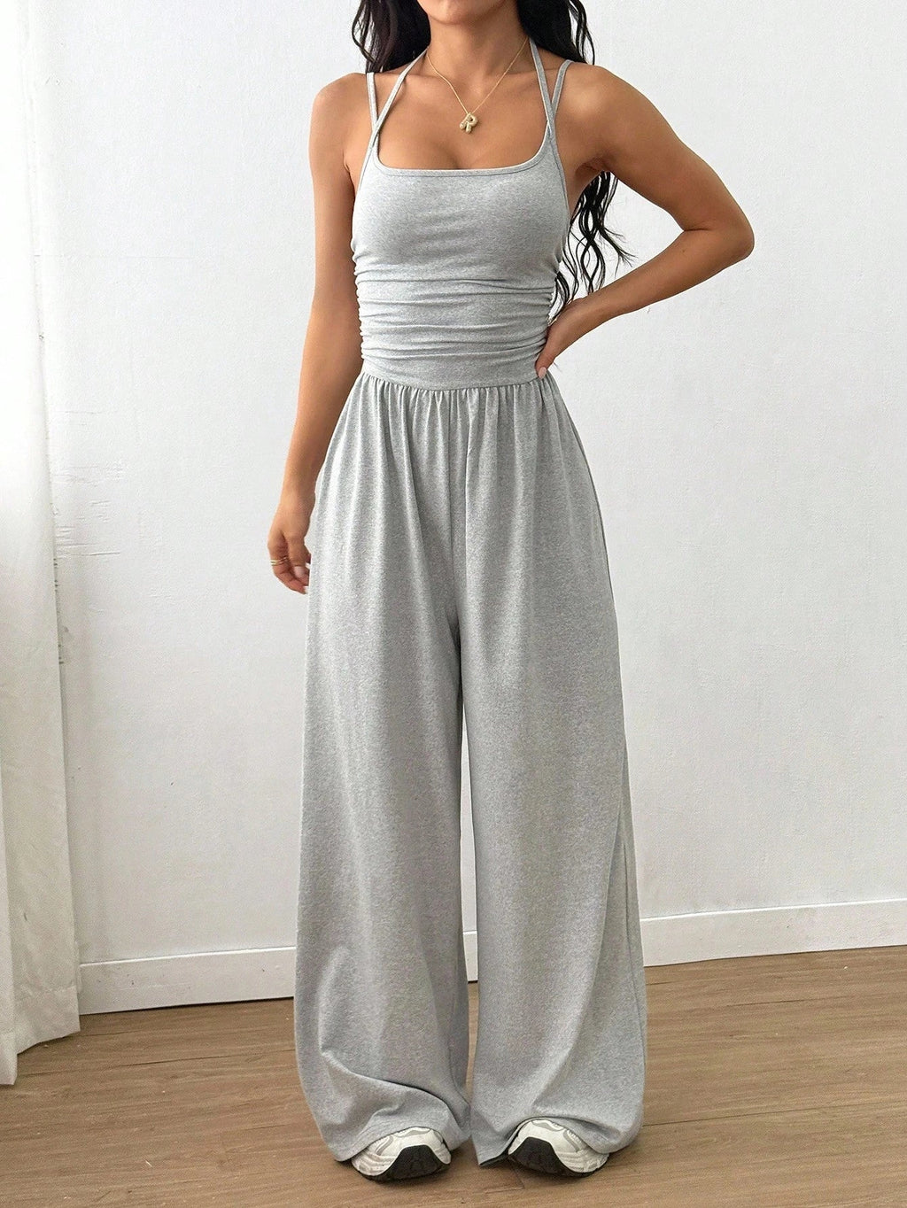 Women's Casual Solid Color Pleating Loose Straight Jumpsuit A-line Backless Halter Neck Slim Cami Jumpsuit Streetwear 2025