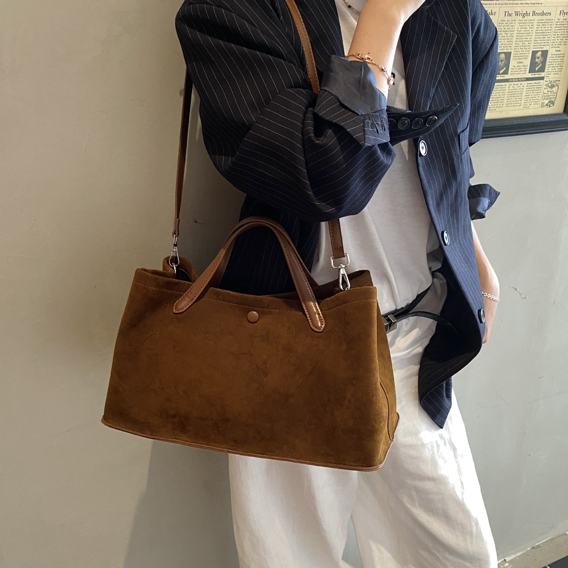 Womens Retro Stylish Simple Casual Crossbody Bag
