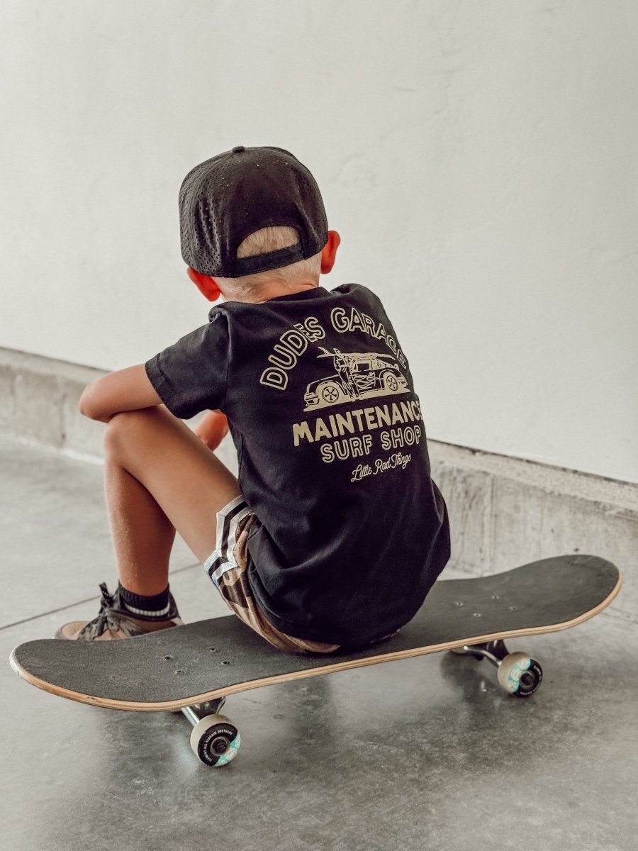 DUDES GARAGE TEE - BLACK