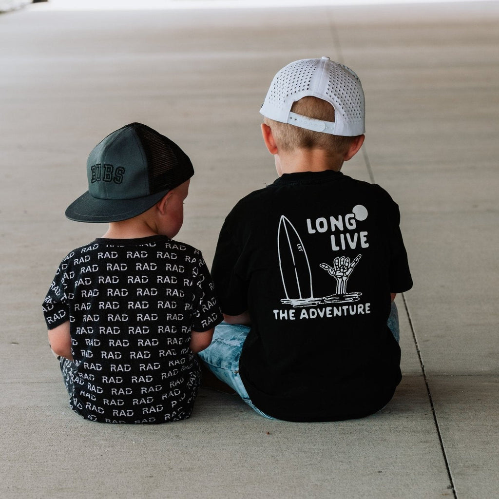 LONG LIVE THE ADVENTURE TEE - BLACK